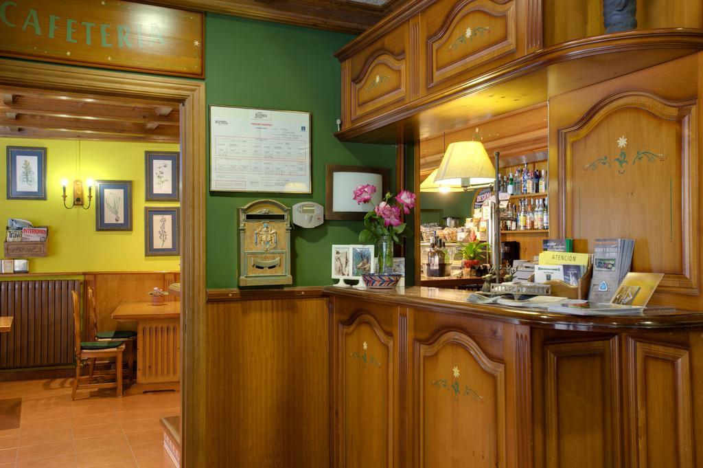 Hotel Avenida Бенаске Экстерьер фото