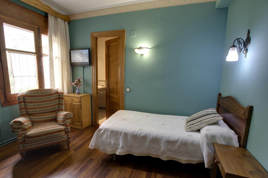 Hotel Avenida Бенаске Экстерьер фото