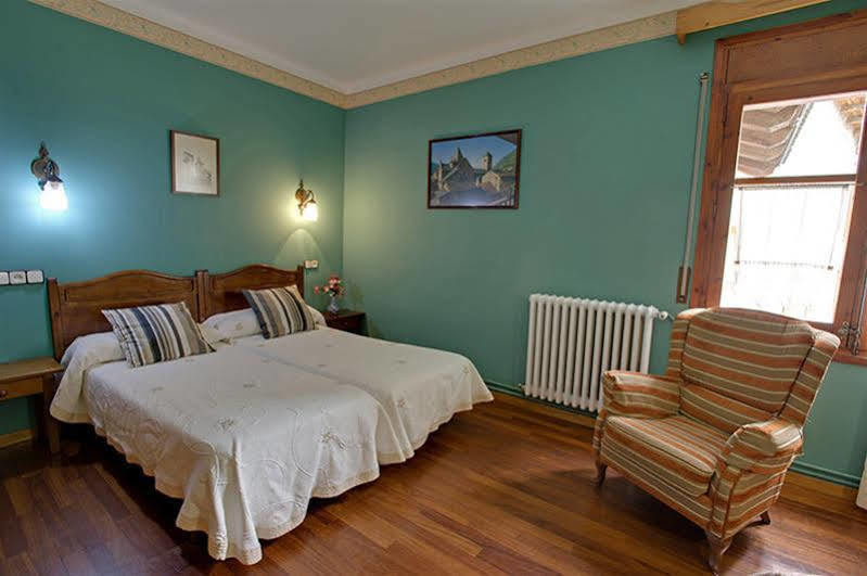 Hotel Avenida Бенаске Экстерьер фото